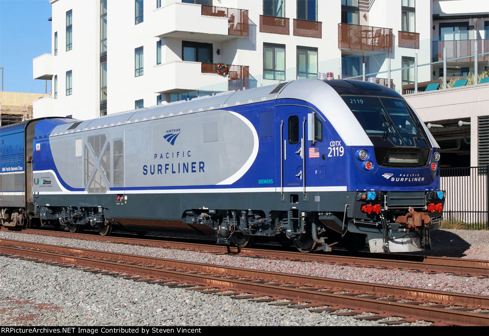 Caltrans SC44 CDTX #2119 puhes Amtrak train #777 toward LA.